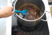 回味无穷的太妃花生酥做法图解10)