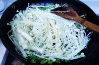 家常菜金针菇炒蛋做法图解6)