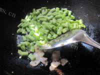 家常的四季豆炒肉做法图解4)