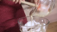 自制草莓戚风蛋糕做法图解10)