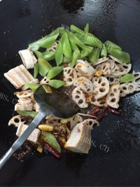 油而不腻的麻辣香锅做法图解3)
