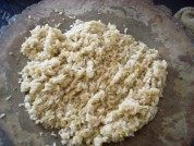 自制酸菜猪肉馅饼做法图解2)