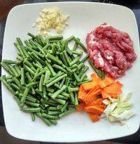 家常菜肉丝炒豇豆做法图解1)