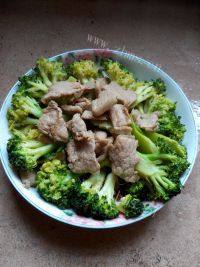 家常菜西兰花炒肉片