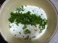 口感丰富的葱香豆渣饼做法图解3)