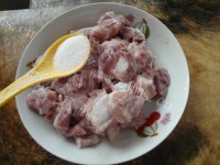 家常菜榨菜蒸排骨做法图解4)