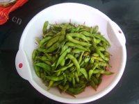 简单易做的盐水毛豆做法图解3)