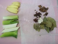 玉盘珍馐的排骨米饭做法图解2)