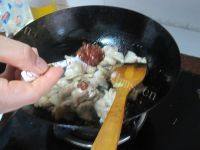 十分诱人的蒜苗回锅肉做法图解6)