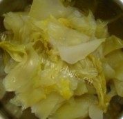 美味的酸菜焖鳗鱼做法图解2)