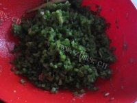 诱人的芹菜肉包子做法图解9)