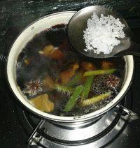 自制卤牛肉做法图解10)