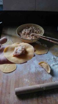 自制三色水饺做法图解7)
