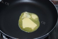自制花生牛轧糖做法图解4)