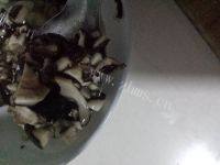 自制香菇蒸蛋做法图解1)
