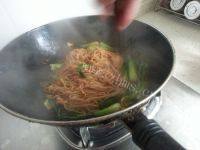 自制青菜鸡蛋炒面做法图解7)