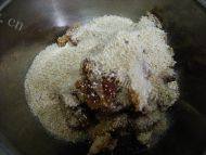 美食派土豆粉蒸肉做法图解2)