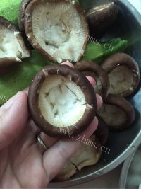 美味的酿香菇做法图解2)