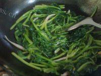 菠菜炒蛋自制做法图解5)