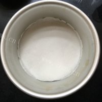 美味的双色慕斯流心蛋糕做法图解4)