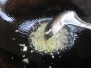 美味的小白菜粉条汤做法图解7)