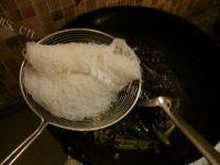 家常菜肉末炒粉丝做法图解7)