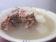 白萝卜猪骨汤