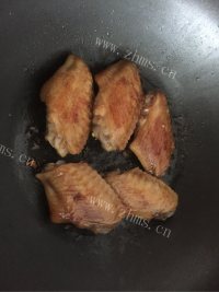美味的蒜香鸡翅做法图解4)