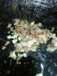 家常虾干肉末焖茄子做法图解9)