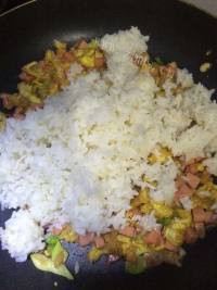 色味俱佳的蛋炒饭做法图解7)