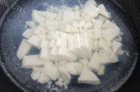 精致翡翠白玉豆腐羹做法图解3)