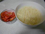 家常菜土豆炒西红柿做法图解1)