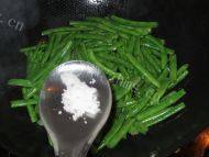 色香味具全的炒四季豆做法图解4)