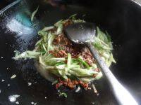 家常菜丝瓜炒肉丝做法图解7)