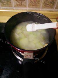 美味的冬瓜鲜贝汤做法图解8)