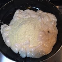营养丰富的蔓越莓花生牛轧糖做法图解4)