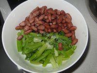 简单的芹菜拌花生米做法图解2)