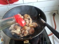 珍馐美味的鸡肉炖土豆做法图解5)