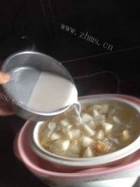 五味俱全的藕粉银耳雪梨甜汤做法图解6)