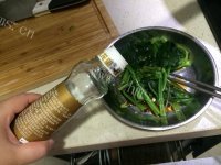 唇齿留香的凉拌菠菜做法图解6)