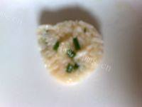 简易的米饭鸡蛋饼做法图解10)