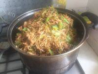简单版芹菜肉丝蒸面做法图解16)