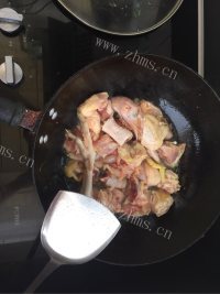 色泽鲜亮的红烧鸡做法图解1)