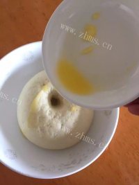 脆嫩可口的玉米披萨做法图解2)