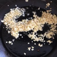 美味的蒜蓉大虾做法图解6)