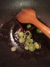色香味浓的火爆大头菜做法图解4)