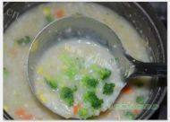 美味早餐蔬菜玉米麦片粥做法图解6)