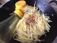 家常菜爆炒土豆丝做法图解3)