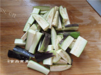 美味的蒜蓉炒三宝做法图解3)