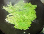 绿色食物蒜香生菜做法图解2)